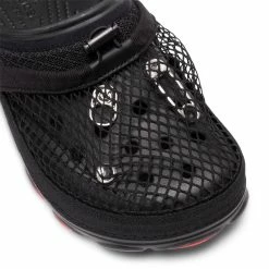 X STAPLE DESIGN CROCS AT CLOG