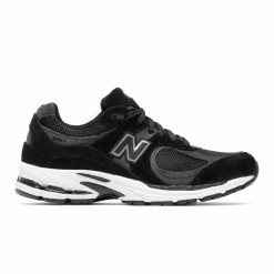 New Balance M2002RBK Sneakers