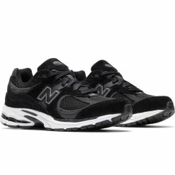 New Balance M2002RBK Sneakers