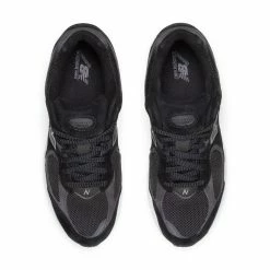 New Balance M2002RBK Sneakers