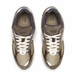 New Balance M2002RHN Sneakers