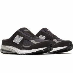 New Balance Sneakers M2002RMC