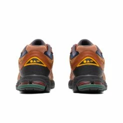 New Balance M2002RWM Sneakers