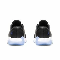 AIR JORDAN 11 CMFT LOW Sneakers