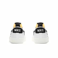 Nike Sneakers WOMEN'S BLAZER LOW '77