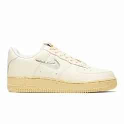 WOMEN'S NIKE AIR FORCE 1 '07 LX Sneakers