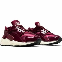 Nike WOMEN'S AIR HUARACHE Sneakers