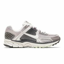 Nike WOMEN'S ZOOM VOMERO 5