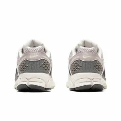 Nike WOMEN'S ZOOM VOMERO 5