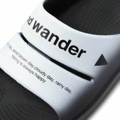 And Wander X OOFOS AHH RECOVERY SANDLE
